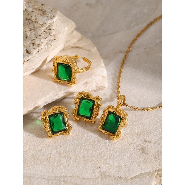 263516c9-1335-40d0-b77c-3b33ad886c59.jpg 18K Gold Stainless Steelretro Texture Green Open-end Zircon Ring Female European And American Old Money Style Ring Rings