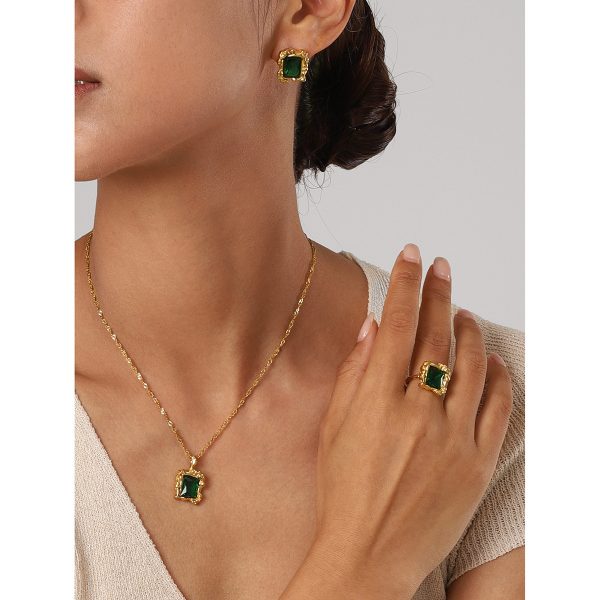 6671757e-e921-4209-b29a-adae92405224.jpg 18K Gold Stainless Steelretro Texture Green Open-end Zircon Ring Female European And American Old Money Style Ring Rings