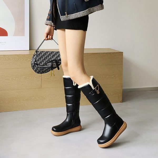 f8e4d3d6-fcdd-455f-a274-7725cbc9c66d.jpg Womens Fleece-Lined Solid-Color Minimalist High Boots