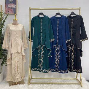 aa240f1d-b751-450c-8eb6-47e95d680cf0.jpg Exquisite Embroidered Middle East Dress Suit